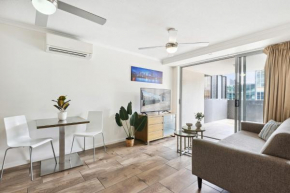 Bright Inner-City 1-Bed with Spacious Balcony